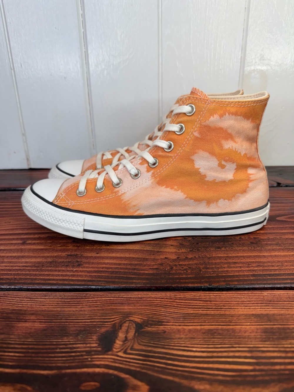 Converse Chuck Taylor All Star High Top Tie Dye Orange Women’s 10 Men’s 8